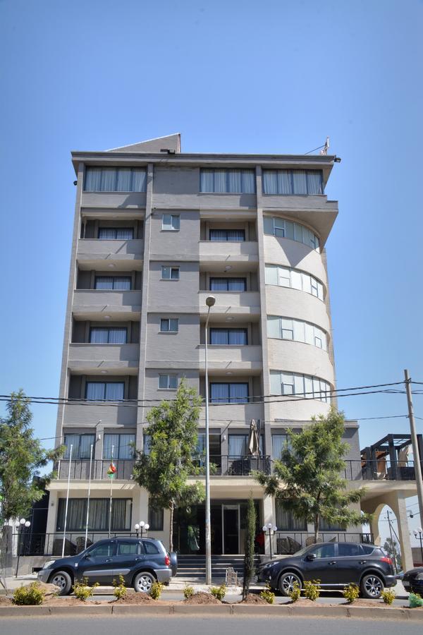 Berlottue Hotel Addis Ababa Exterior foto